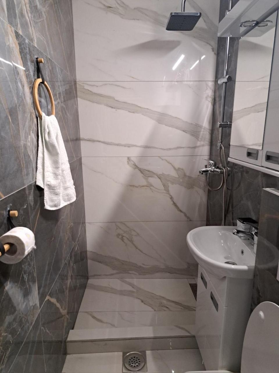Apartman En Dusanovac Exterior foto